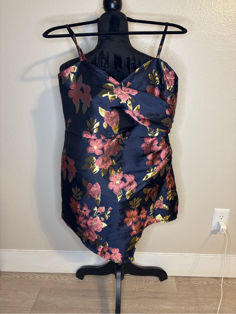 Lulus Navy & Pink Floral Satin Romper Size Medium